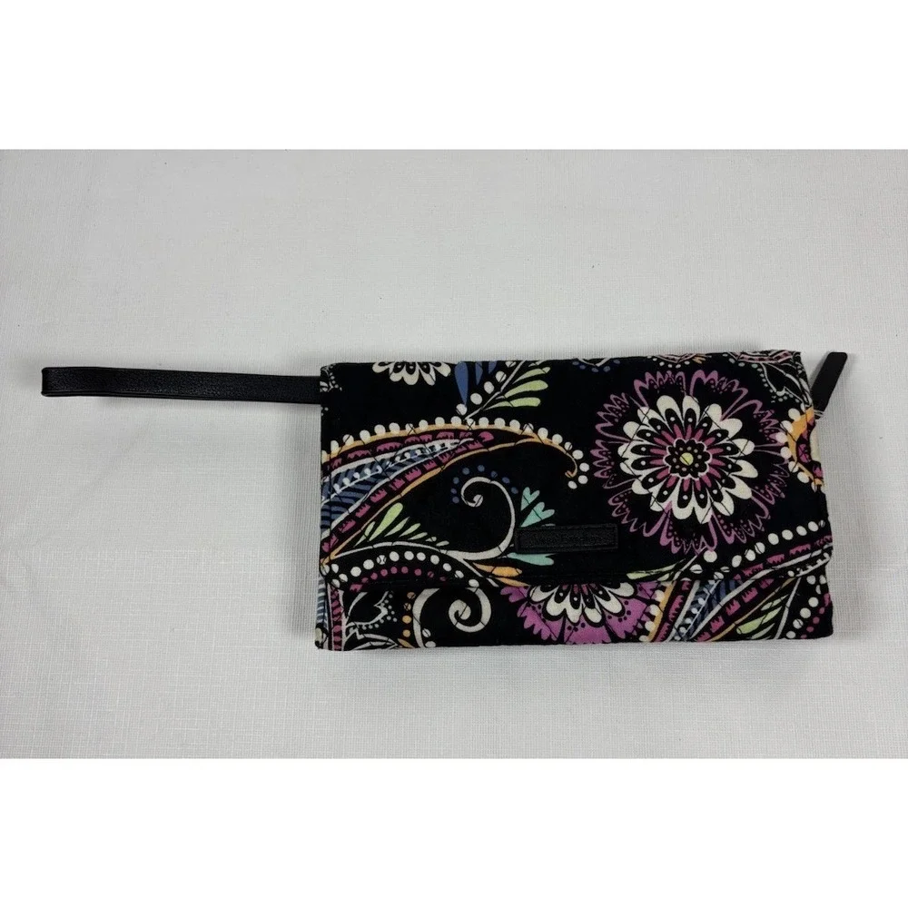Vera Bradley Trifold Wallet Clutch Black‎ Paisley Floral Print Wristlet Quilted